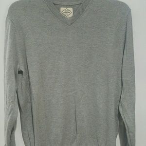 St. John's Bay - Men's v-neck pull over sweater